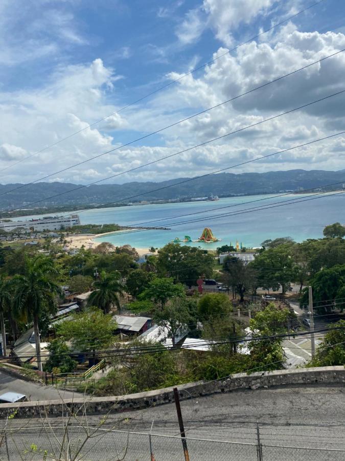 K&S Seaview Luxury Apartment Montego Bay Exterior photo